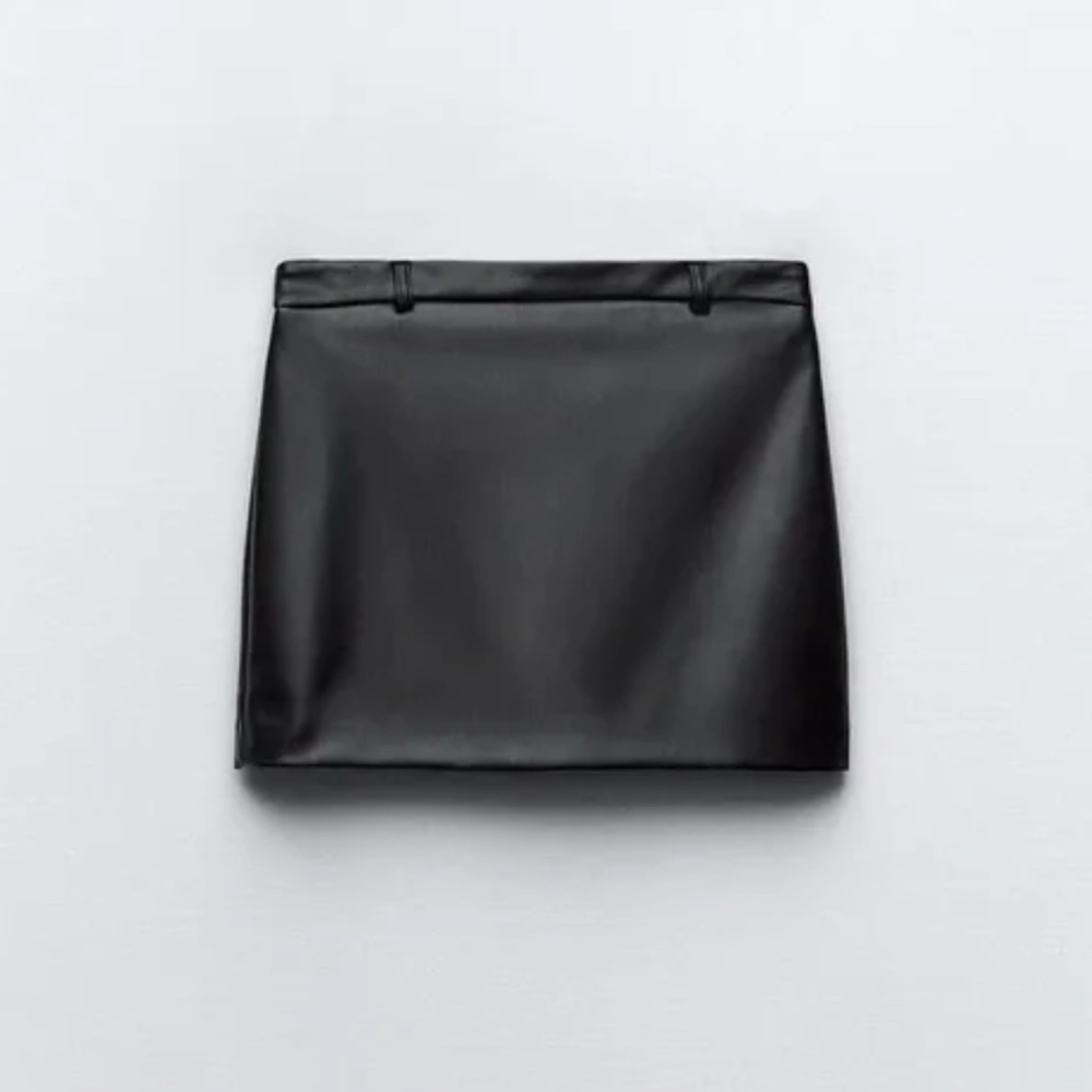Zara Faux Leather Mini Skirt -- Size Small